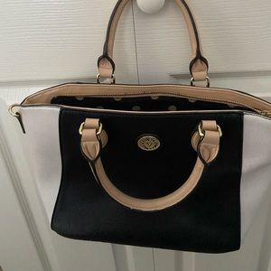 Anne Klein gently used handbag/shoulder bag.